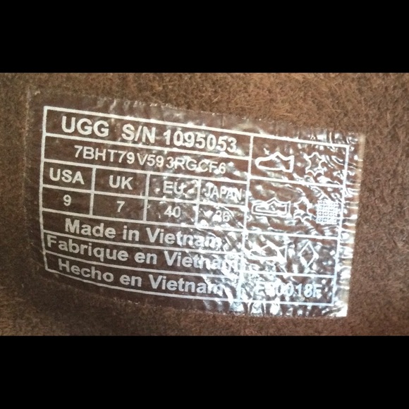Ugg Brown suede size 9 booties - Picture 6 of 8